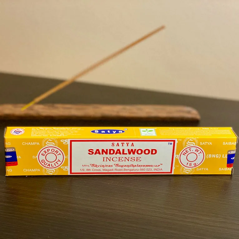 Incenso Natural Satya Sandalwood (Sândalo)