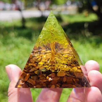 Orgonite Pirâmide Proteção e Equilíbrio