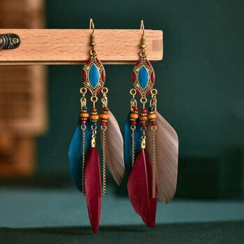 Brinco Bohemian Penas Variadas