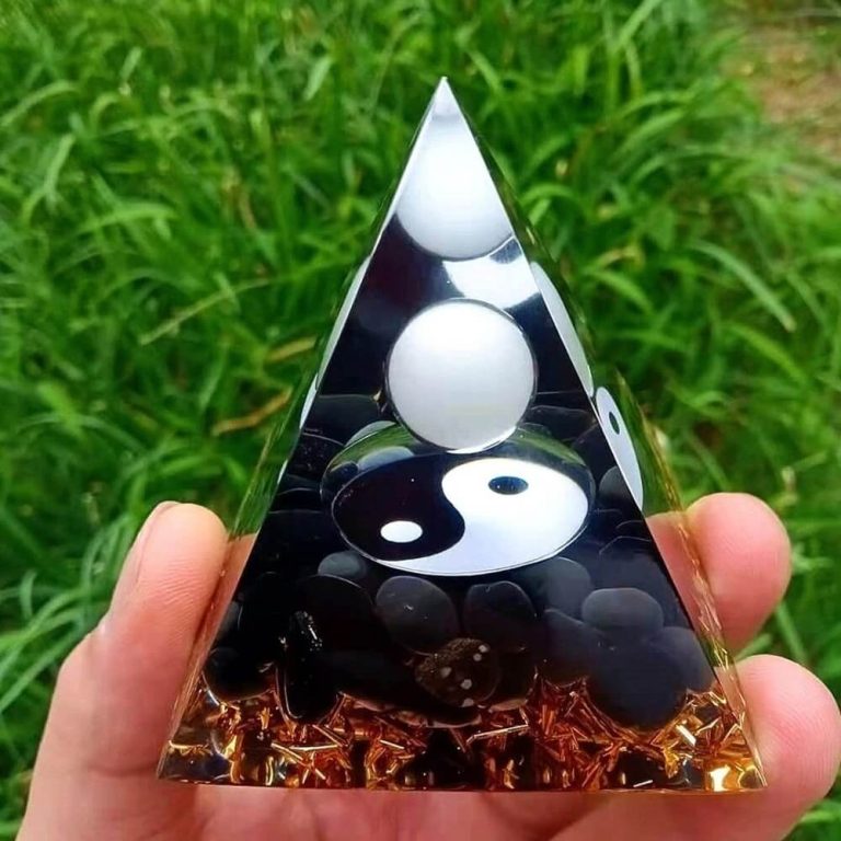 Orgonite Pirâmide Energia Yin Yang