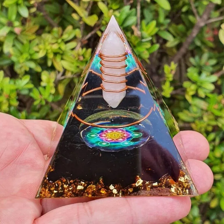 Orgonite Pirâmide Proteção - Obsidiana e Cristal