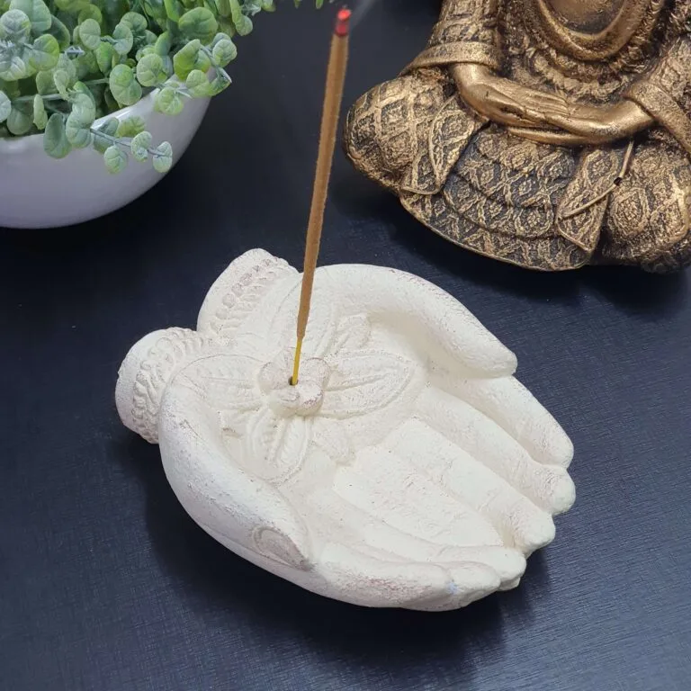 Incensário Mãos com Flor de Lótus