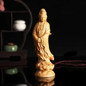 Estatueta de Kuan Yin: A Deusa da Compaixão em Madeira Esculpida à Mão